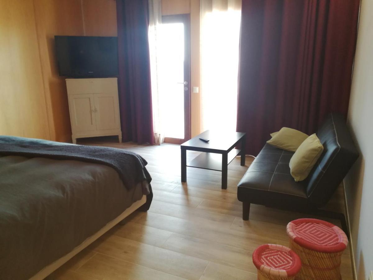 Hotel Rural Cal Ruget Vilobi Del Penedes Esterno foto