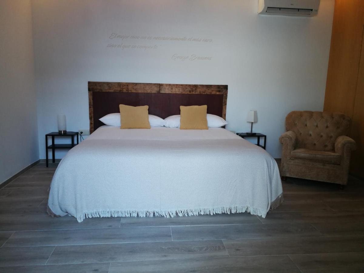 Hotel Rural Cal Ruget Vilobi Del Penedes Esterno foto