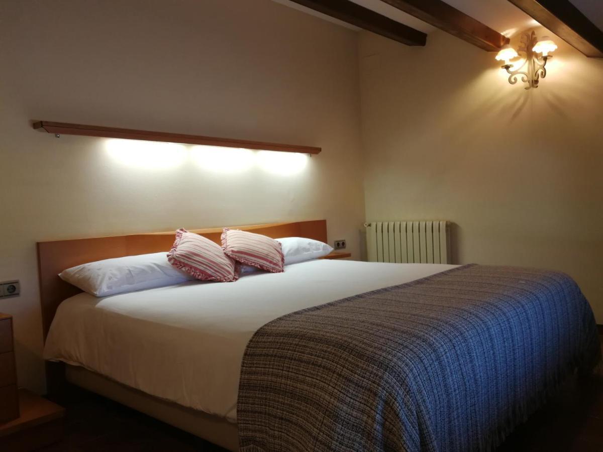 Hotel Rural Cal Ruget Vilobi Del Penedes Esterno foto