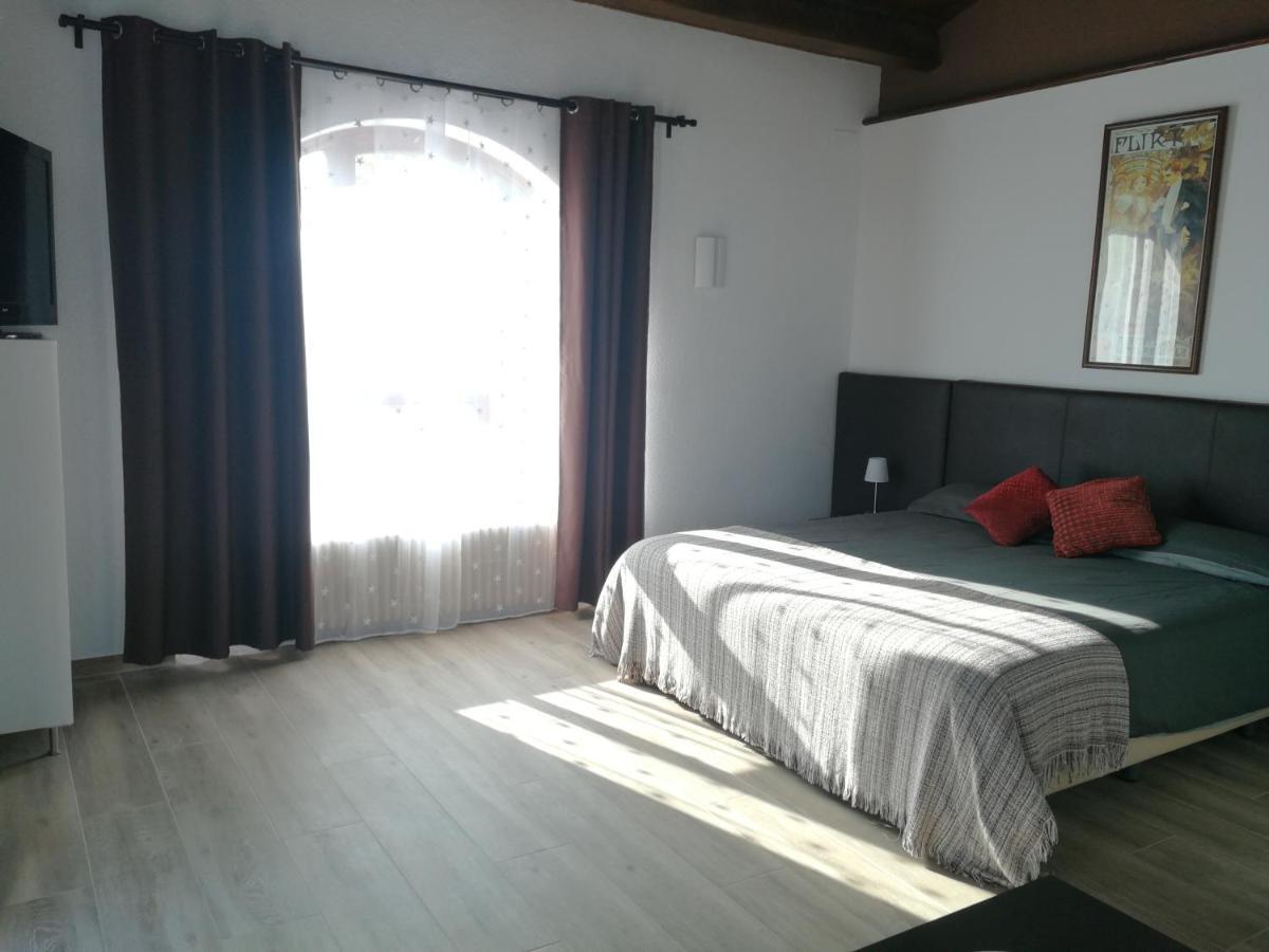 Hotel Rural Cal Ruget Vilobi Del Penedes Esterno foto